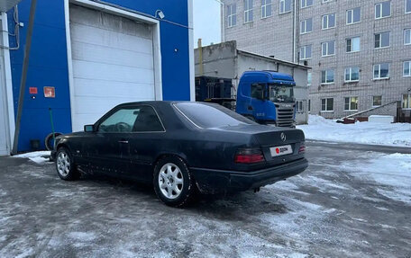 Mercedes-Benz E-Класс, 1995 год, 750 000 рублей, 4 фотография