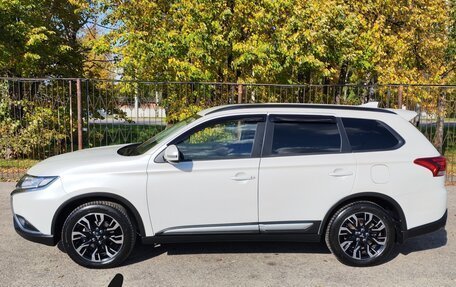 Mitsubishi Outlander III рестайлинг 3, 2021 год, 2 680 000 рублей, 1 фотография
