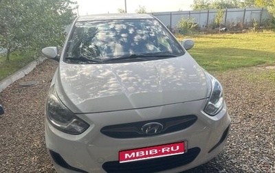 Hyundai Solaris II рестайлинг, 2012 год, 700 000 рублей, 1 фотография