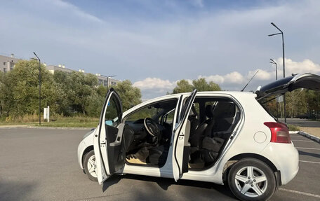 Toyota Yaris III рестайлинг, 2007 год, 430 000 рублей, 4 фотография