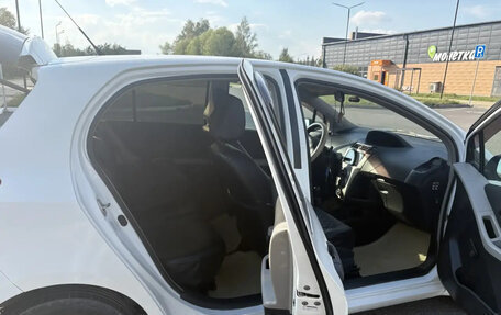 Toyota Yaris III рестайлинг, 2007 год, 430 000 рублей, 5 фотография