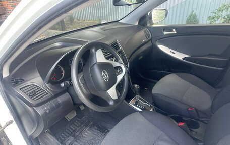 Hyundai Solaris II рестайлинг, 2012 год, 700 000 рублей, 4 фотография
