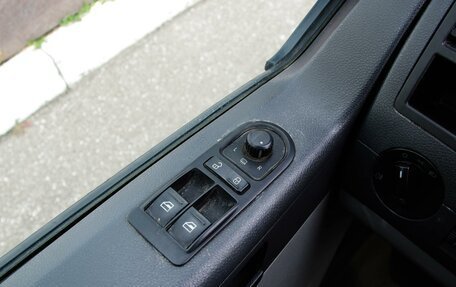 Volkswagen Caravelle T5, 2012 год, 1 490 000 рублей, 15 фотография