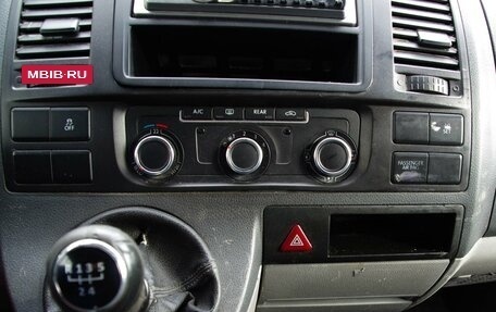 Volkswagen Caravelle T5, 2012 год, 1 490 000 рублей, 18 фотография