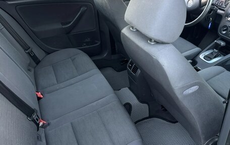 Volkswagen Golf V, 2004 год, 599 777 рублей, 17 фотография