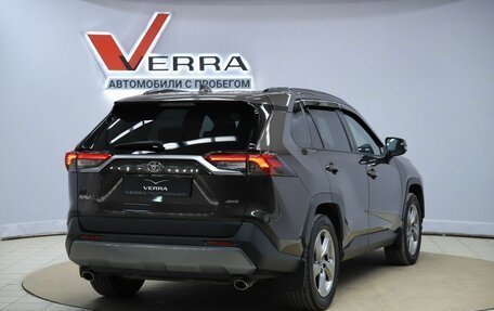 Toyota RAV4, 2021 год, 2 500 000 рублей, 5 фотография