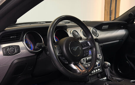 Ford Mustang VI рестайлинг, 2022 год, 4 200 000 рублей, 7 фотография