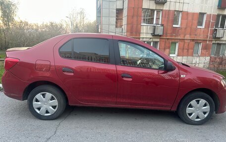 Renault Logan II, 2017 год, 400 000 рублей, 4 фотография