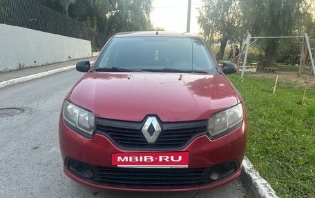 Renault Logan II, 2017 год, 400 000 рублей, 2 фотография