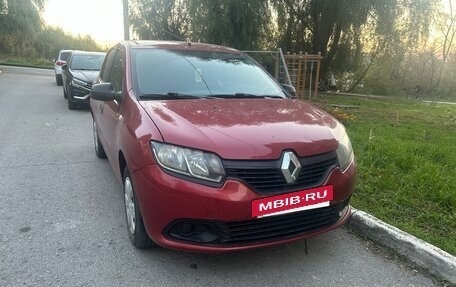 Renault Logan II, 2017 год, 400 000 рублей, 3 фотография