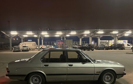 BMW 5 серия, 1982 год, 350 000 рублей, 6 фотография