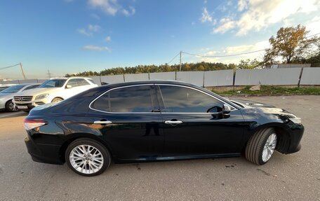 Toyota Camry, 2019 год, 2 850 000 рублей, 6 фотография