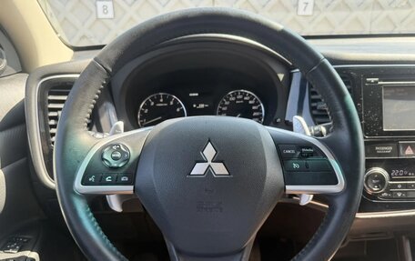 Mitsubishi Outlander III рестайлинг 3, 2014 год, 1 390 000 рублей, 9 фотография