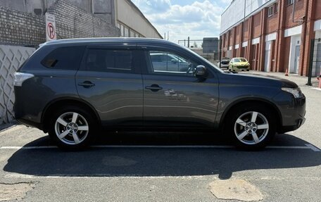 Mitsubishi Outlander III рестайлинг 3, 2014 год, 1 390 000 рублей, 26 фотография