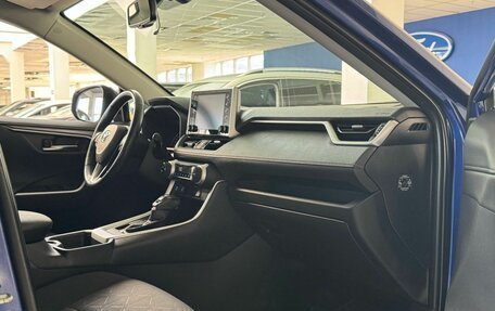 Toyota RAV4, 2021 год, 3 449 000 рублей, 26 фотография