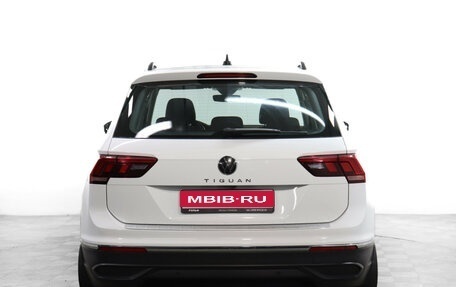 Volkswagen Tiguan II, 2021 год, 2 649 000 рублей, 1 фотография
