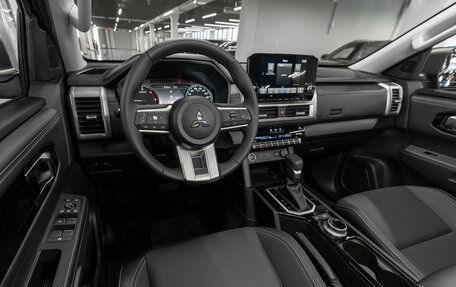 Mitsubishi L200, 2026 год, 5 700 000 рублей, 10 фотография