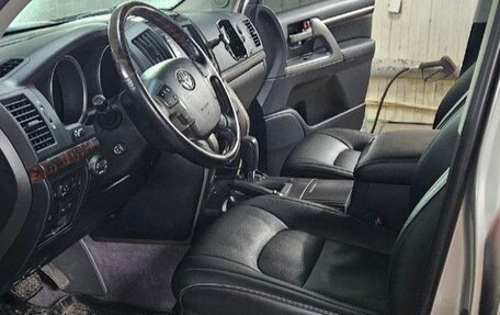 Toyota Land Cruiser 200, 2011 год, 3 250 000 рублей, 3 фотография