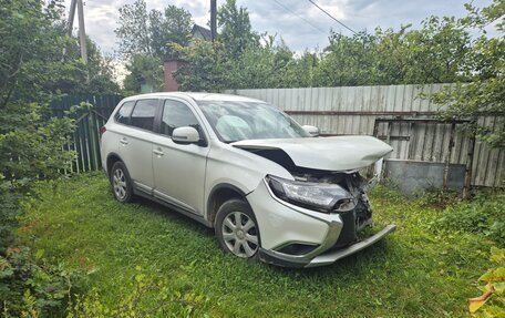 Mitsubishi Outlander III рестайлинг 3, 2018 год, 850 000 рублей, 4 фотография