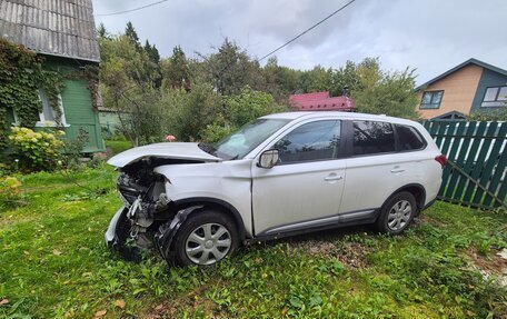 Mitsubishi Outlander III рестайлинг 3, 2018 год, 850 000 рублей, 3 фотография