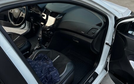 Hyundai Solaris II рестайлинг, 2015 год, 850 000 рублей, 14 фотография