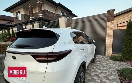 KIA Sportage IV рестайлинг, 2020 год, 2 550 000 рублей, 5 фотография