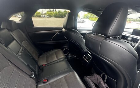 Lexus RX IV рестайлинг, 2019 год, 5 500 000 рублей, 9 фотография