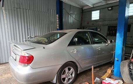 Toyota Camry V40, 2004 год, 785 000 рублей, 2 фотография