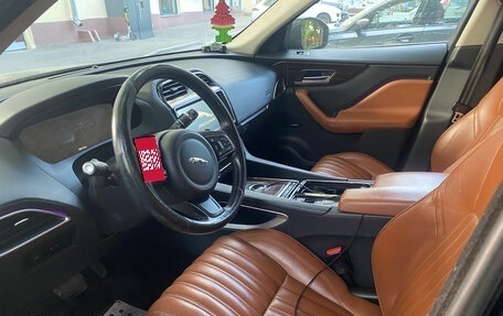 Jaguar F-Pace, 2017 год, 2 190 000 рублей, 2 фотография