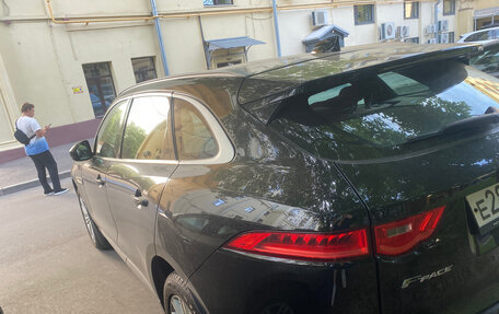 Jaguar F-Pace, 2017 год, 2 190 000 рублей, 3 фотография