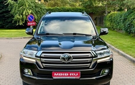 Toyota Land Cruiser 200, 2019 год, 8 100 000 рублей, 1 фотография