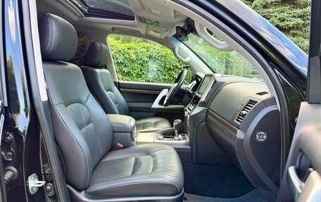 Toyota Land Cruiser 200, 2019 год, 8 100 000 рублей, 5 фотография