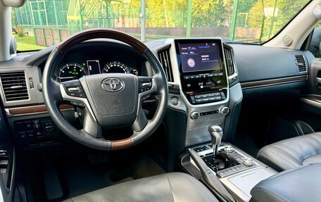 Toyota Land Cruiser 200, 2019 год, 8 100 000 рублей, 7 фотография