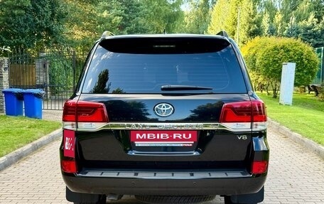 Toyota Land Cruiser 200, 2019 год, 8 100 000 рублей, 4 фотография