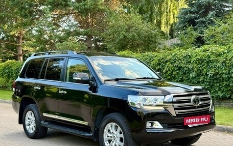 Toyota Land Cruiser 200, 2019 год, 8 100 000 рублей, 3 фотография