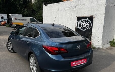 Opel Astra J, 2013 год, 900 000 рублей, 5 фотография