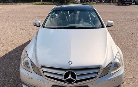 Mercedes-Benz E-Класс, 2011 год, 1 380 000 рублей, 3 фотография