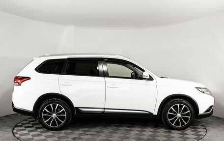 Mitsubishi Outlander III рестайлинг 3, 2020 год, 1 999 000 рублей, 4 фотография