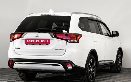 Mitsubishi Outlander III рестайлинг 3, 2020 год, 1 999 000 рублей, 5 фотография