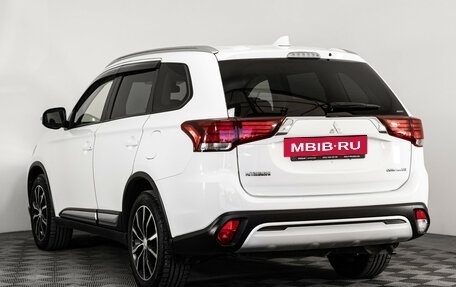 Mitsubishi Outlander III рестайлинг 3, 2020 год, 1 999 000 рублей, 7 фотография