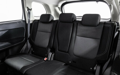 Mitsubishi Outlander III рестайлинг 3, 2020 год, 1 999 000 рублей, 20 фотография