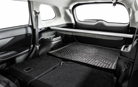 Mitsubishi Outlander III рестайлинг 3, 2020 год, 1 999 000 рублей, 21 фотография