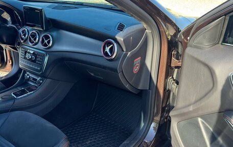Mercedes-Benz GLA, 2016 год, 2 250 000 рублей, 10 фотография