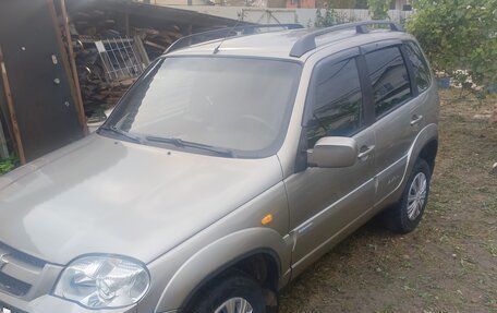 Chevrolet Niva I рестайлинг, 2010 год, 450 000 рублей, 3 фотография