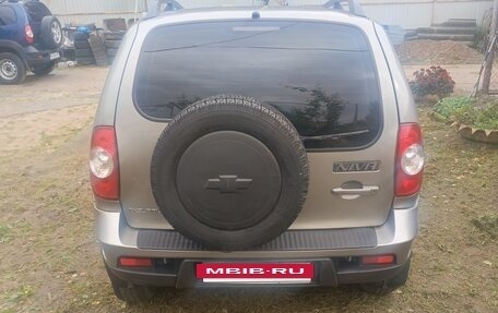 Chevrolet Niva I рестайлинг, 2010 год, 450 000 рублей, 4 фотография