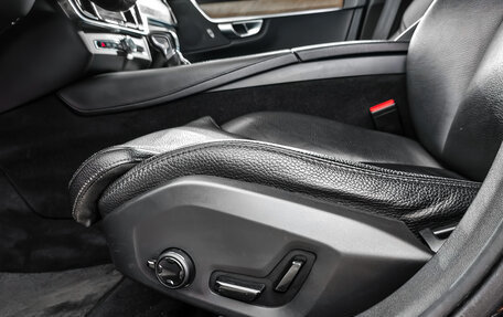 Volvo S90 II рестайлинг, 2019 год, 2 890 000 рублей, 13 фотография