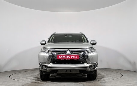 Mitsubishi Pajero Sport III рестайлинг, 2017 год, 2 590 000 рублей, 2 фотография