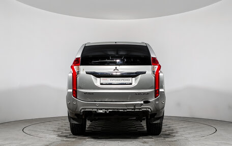 Mitsubishi Pajero Sport III рестайлинг, 2017 год, 2 590 000 рублей, 6 фотография