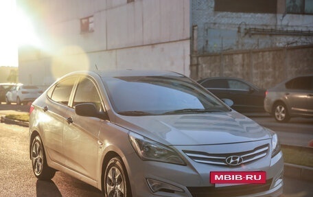Hyundai Solaris II рестайлинг, 2015 год, 889 777 рублей, 5 фотография