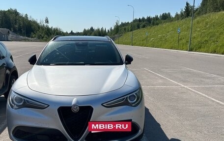 Alfa Romeo Stelvio, 2017 год, 2 250 000 рублей, 4 фотография
